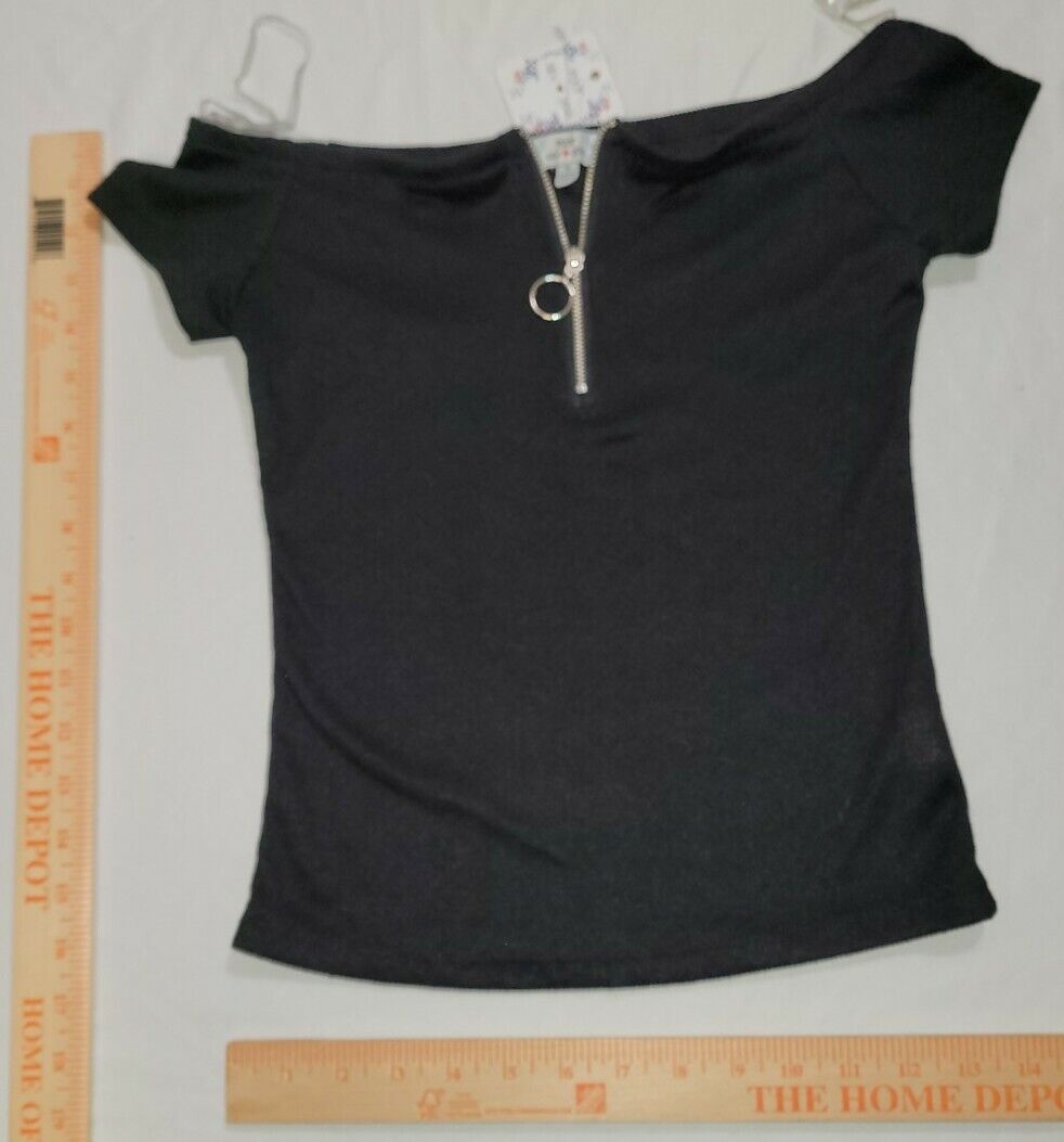 Poof New York Girls Size Small Zippered Top New With Tags
